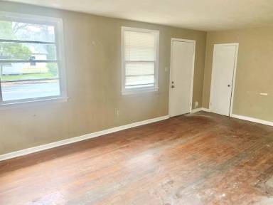 Main picture of 4005 N Foster Dr