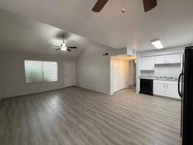 Main picture of 4744 W Rose Ln
