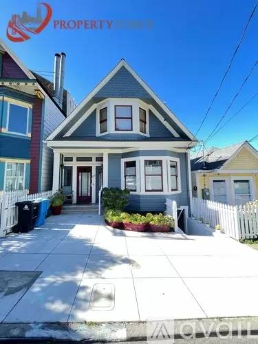 Main picture of 283 Surrey St