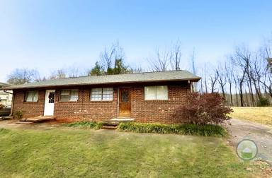 Main picture of 2618 State Park Rd