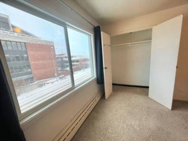 Main picture of 843 W 11th Ave