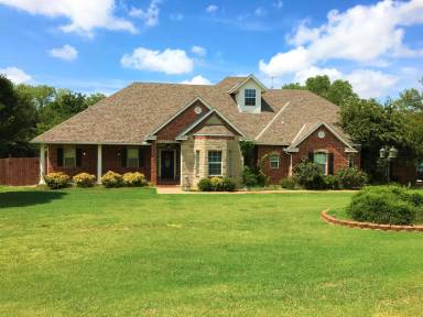 Main picture of 770 Magnolia Ln