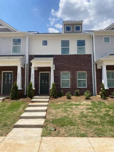 Main picture of 425 Falls Pt SW