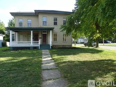 Main picture of 635 W Maumee St