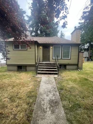 Main picture of 2690 Erlands Point Rd NW