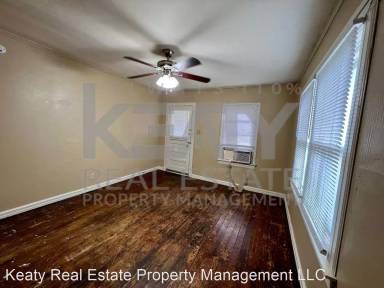 Main picture of 1831 W University Ave