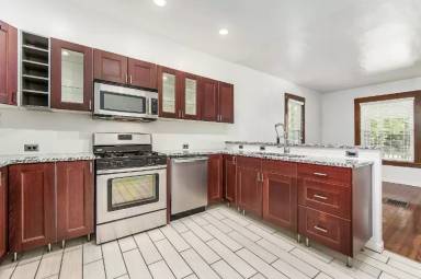 Main picture of 2469 Indiana Ave