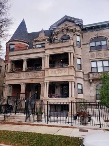 Main picture of 4710 S King Dr