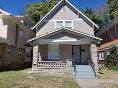 Main picture of 3016 E 32nd St
