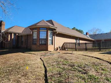 Main picture of 2200 Wyndermere Way