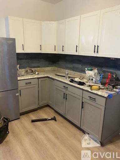 Main picture of 23 E 18th St