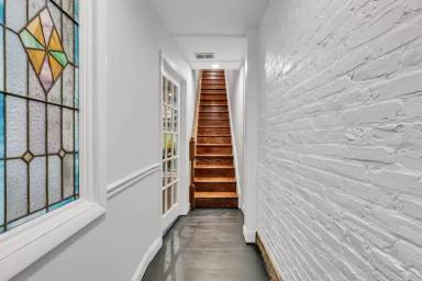 Main picture of 1234 Light St