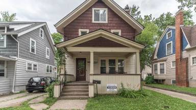 Main picture of 803 Dewey Ave