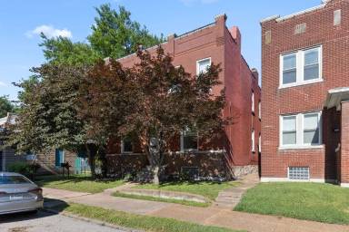 Main picture of 3005 S Compton Ave