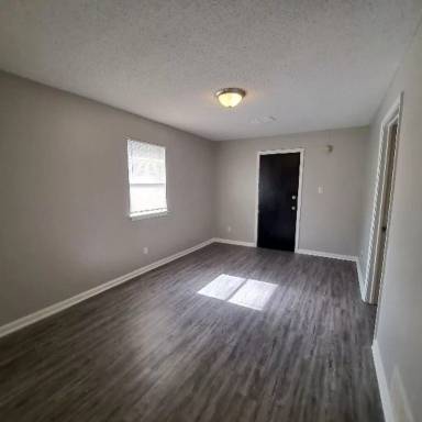 Main picture of 2717 Carnes Ave