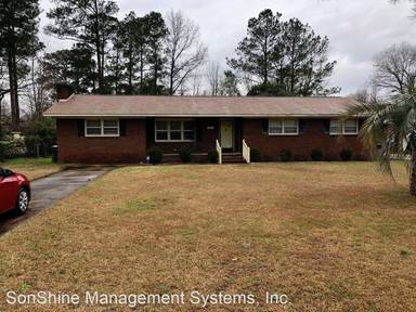 Main picture of 1751 Woods Dr