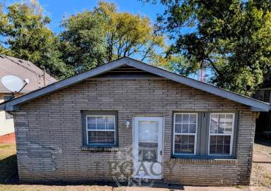 Main picture of 118 Rains Ave