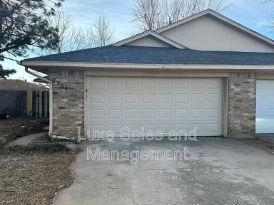 Main picture of 8304 NW 8th St
