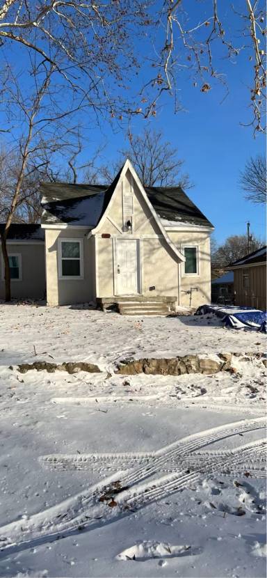 Main picture of 1923 S Ash Ave