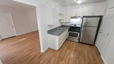 Main picture of 915 S Ardmore Ave