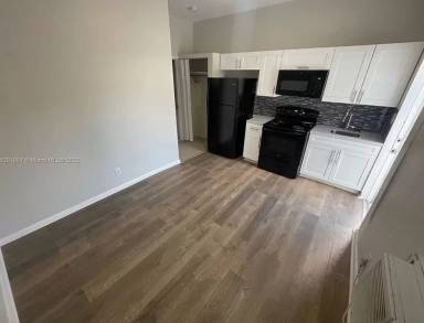 Main picture of 2331 Hayes St