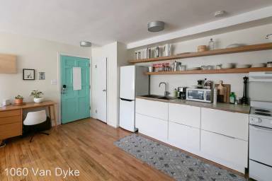 Main picture of 1060 Van Dyke St