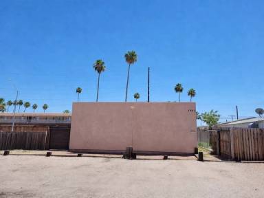 Main picture of 1081 S Avenue A