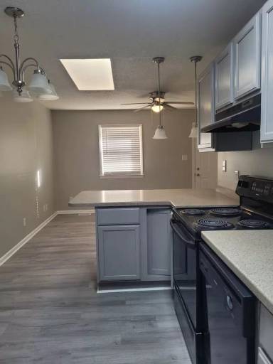 Main picture of 255 Brewster Dr