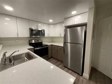 Main picture of Country Club Towers