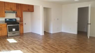 Main picture of 1722 1/2 S New England St