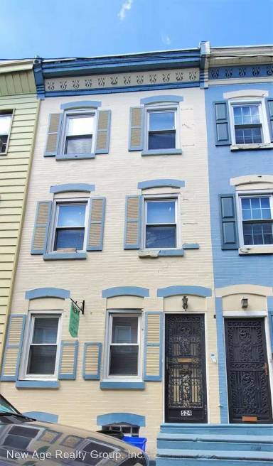 Main picture of 520 N Douglas St