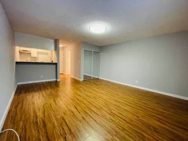 Main picture of 7044 Hawthorn Ave