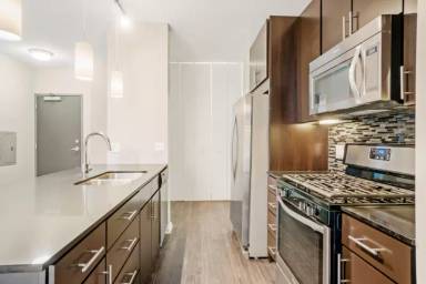 Main picture of 119 N Desplaines St