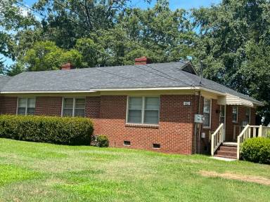 Main picture of 903 Parrott Ave
