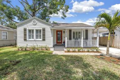Main picture of 3709 W Santiago St