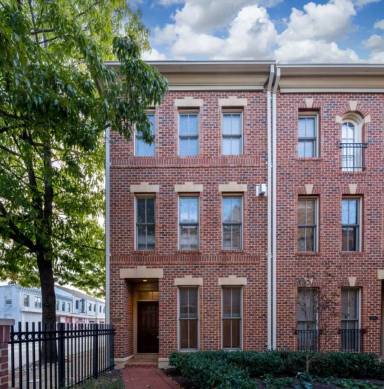 Main picture of 2335 Boston St