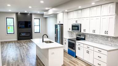 Main picture of 112 E Main St