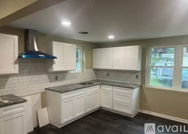 Main picture of 703 Columbus Ct