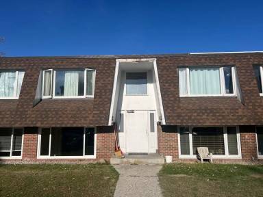 Main picture of 216 Hemlock St