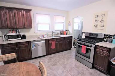 Main picture of 40 Colborne Rd