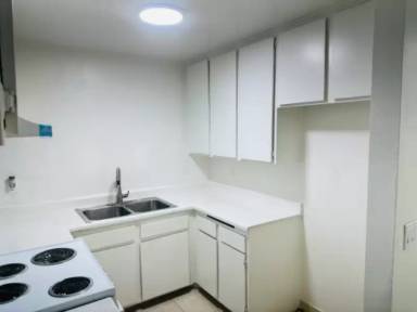 Main picture of 7507 Woodman Ave