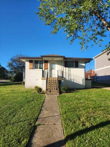 Main picture of 560 Small St