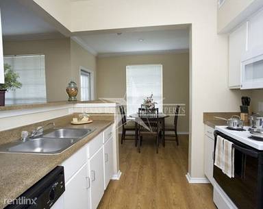 Main picture of Lodge At Shavano Park