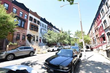 Main picture of 229 W 136th St