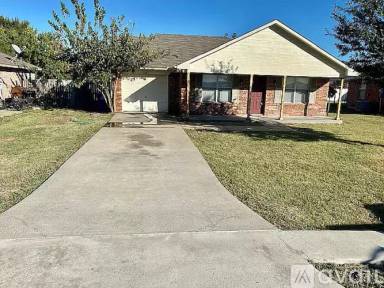 Main picture of 102 Sebastian Ln