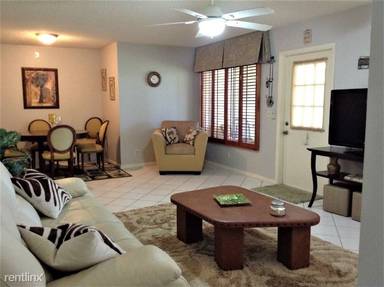 Main picture of 218 Pine Hov Cir