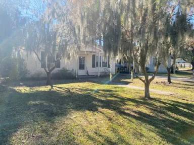 Main picture of 2131 Barbara St