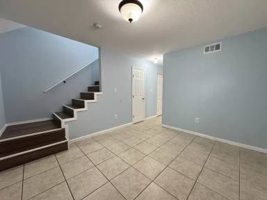 Main picture of 8311 Livingston Ave