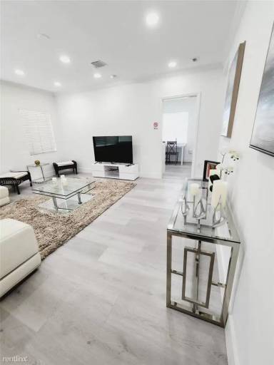 Main picture of 311 SW 27th Ave
