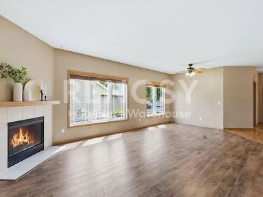 Main picture of 6452 Maclaren Ave NE